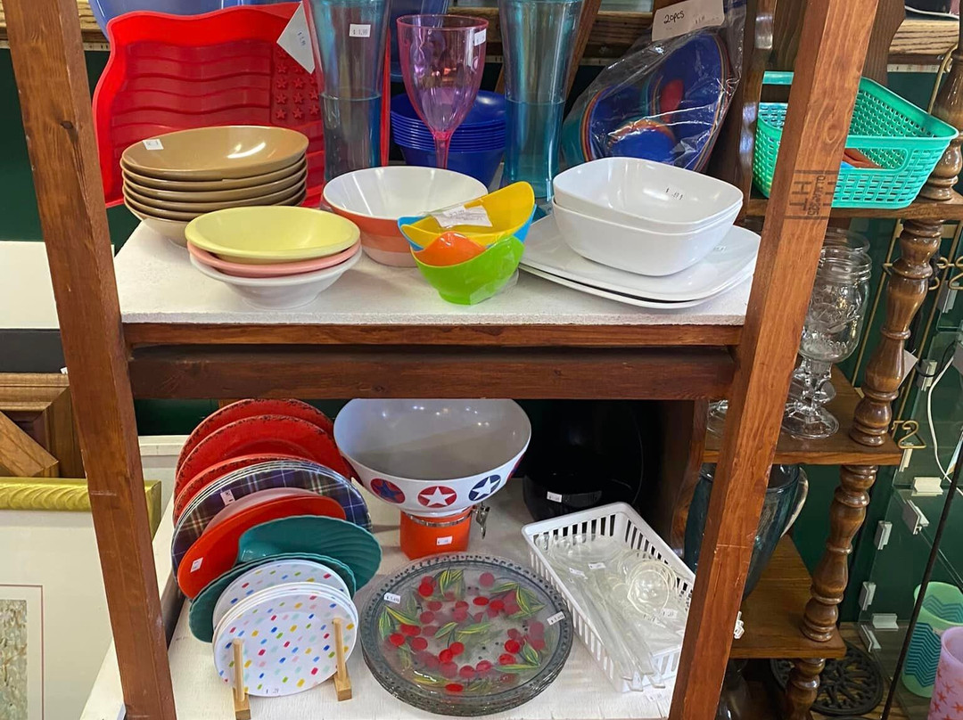 Love it Once More Thrift Store-Clinton必去景点