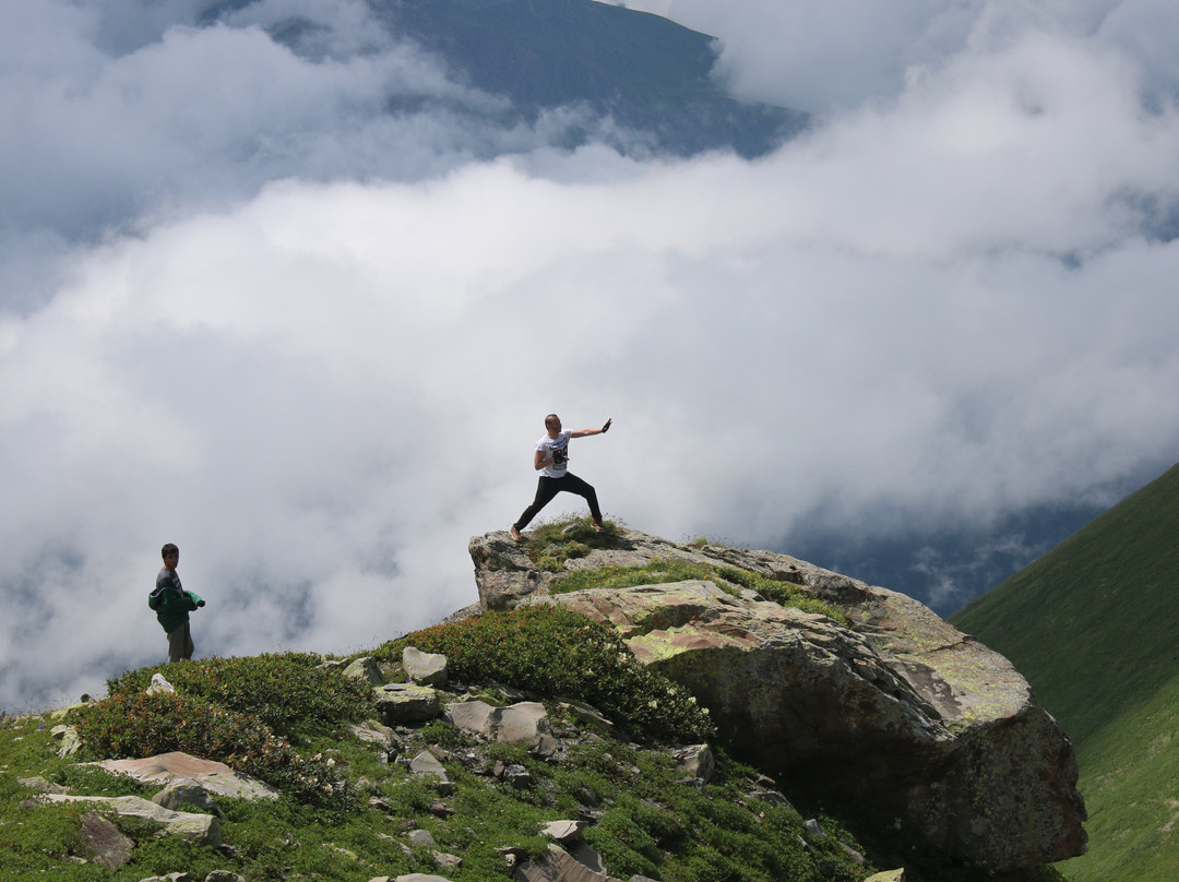 Udziro Bottomless Lake-Shovi必去景点