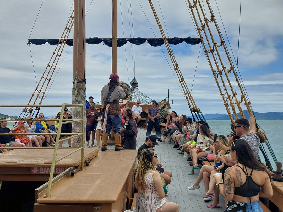 Passeio de Escuna Capitao Gancho Martin-Canasvieiras必去景点