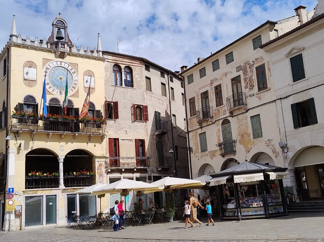 Piazza Libertà-巴萨诺－德尔格拉帕必去景点