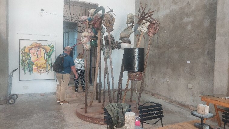 Lolo Galeria-Taller-马坦萨斯必去景点