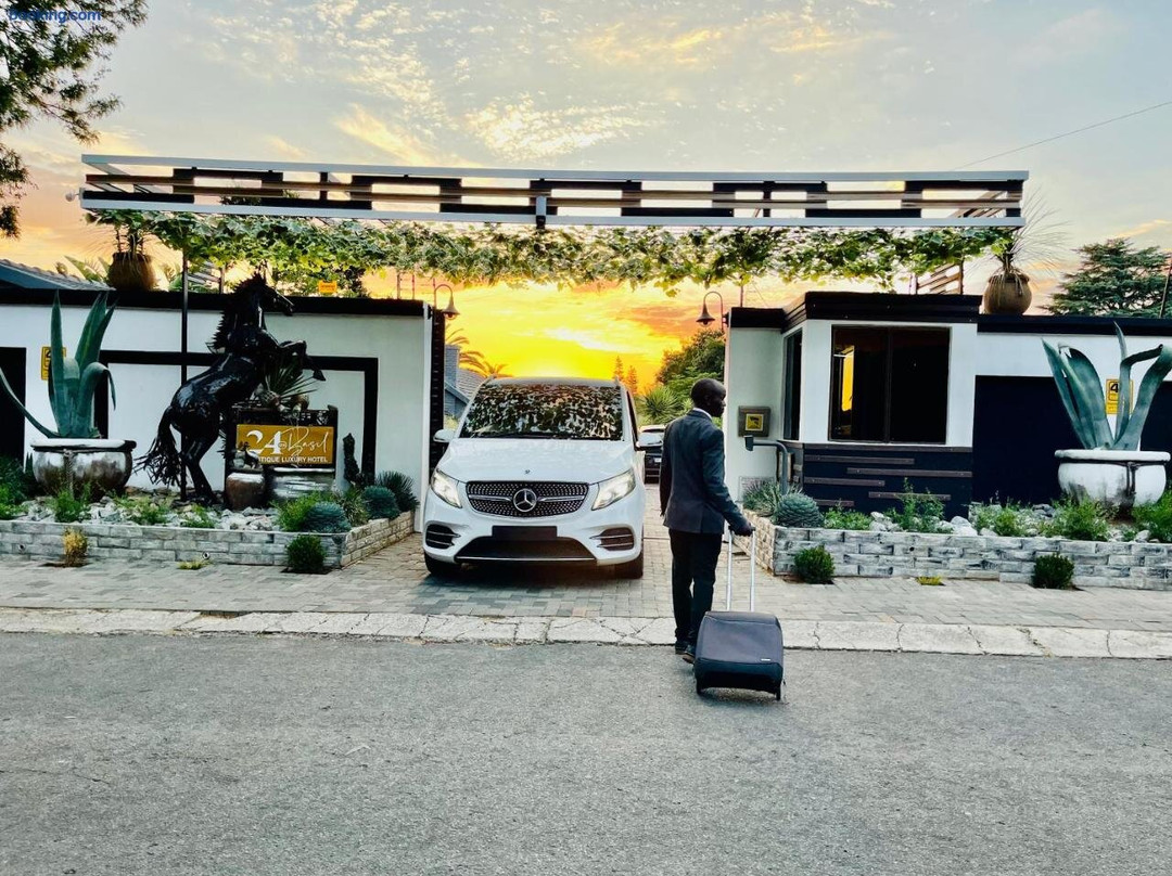 Fontainebleau酒店住宿-24 on Basil