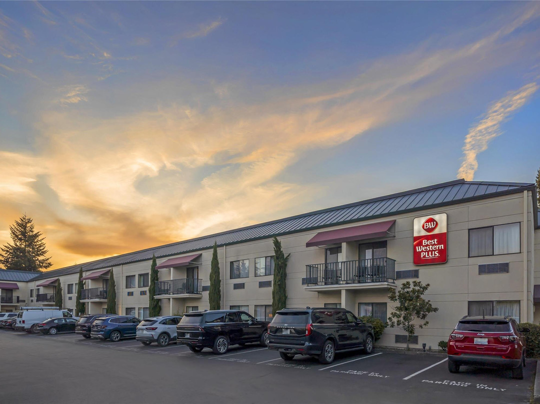 肯特酒店住宿-Best Western Plus Plaza By The Green