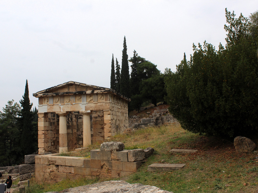 Treasury of the Athenians-德尔斐必去景点