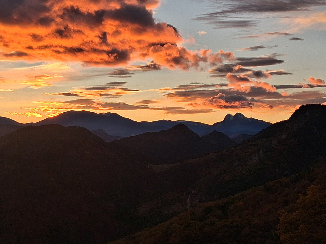 Santuari de Santa Maria de Montgrony-Gombren必去景点