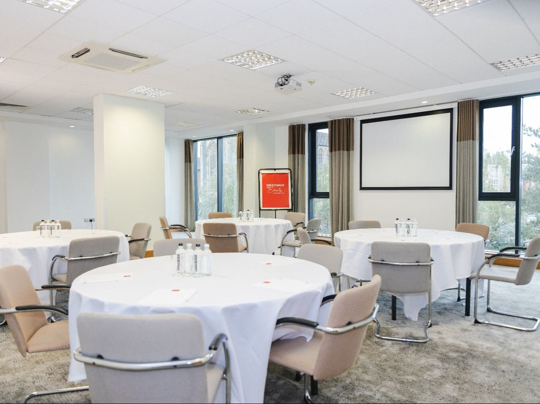 茱莉斯德比旅馆主图