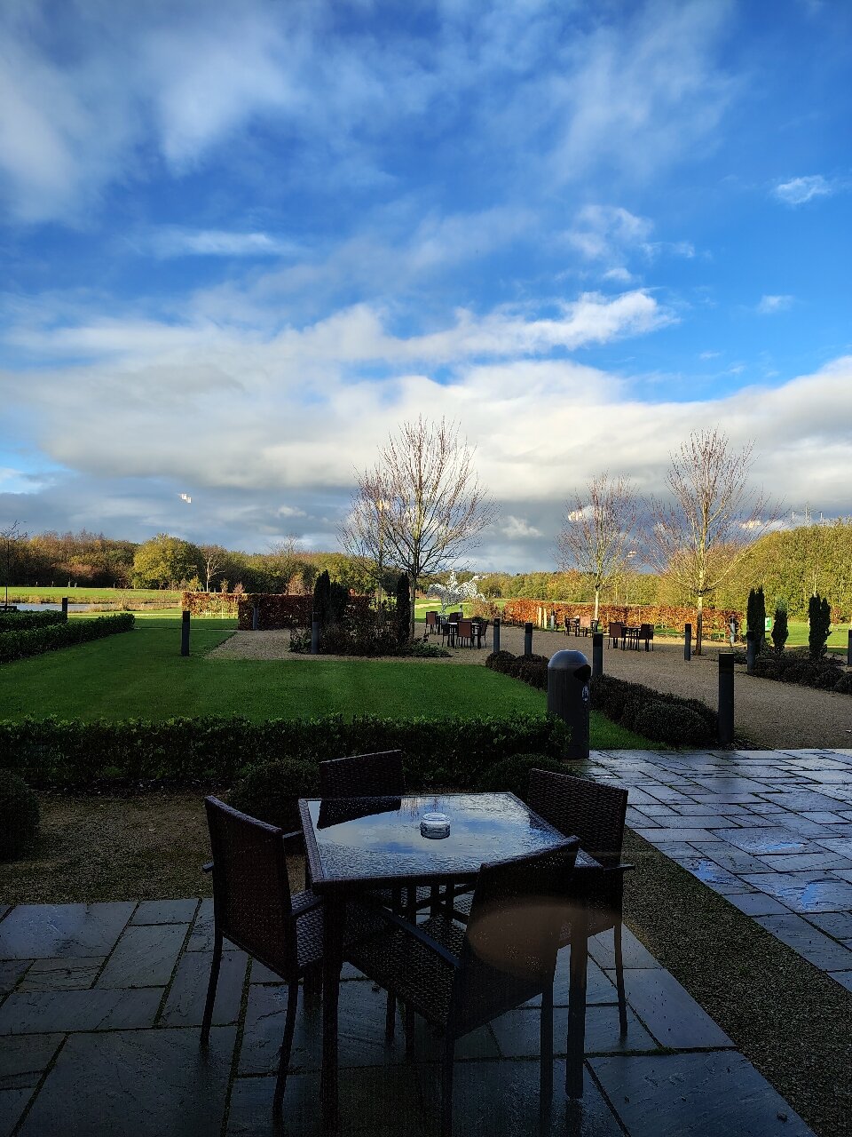 Sandburn Hall-官方