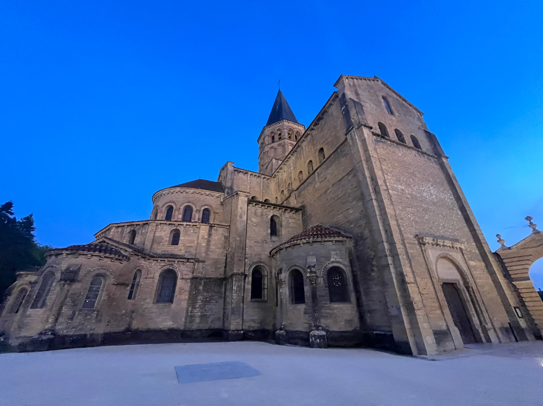 Basilique du Sacré-Coeur-Paray Le Monial必去景点