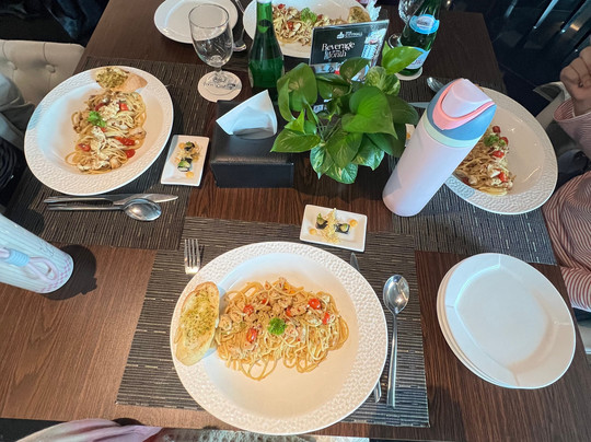 阿斯顿皇府大酒店主图