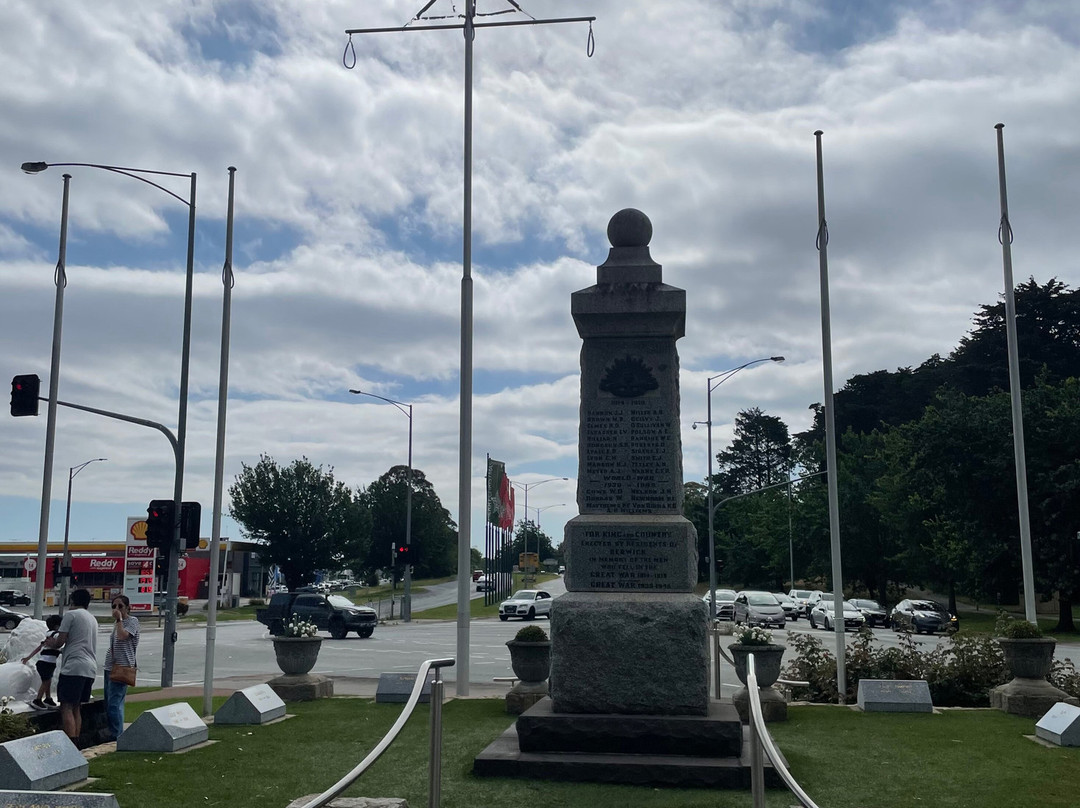 Berwick War Memorial and Plantation-伯威克必去景点