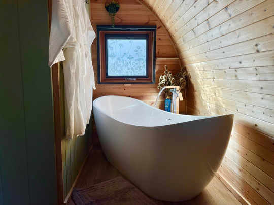 Caldbeck酒店住宿-Mosedale End Farm Bed and Breakfast & Glamping Pod