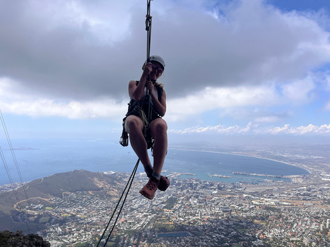 Climb Table Mountain-开普敦中心区必去景点