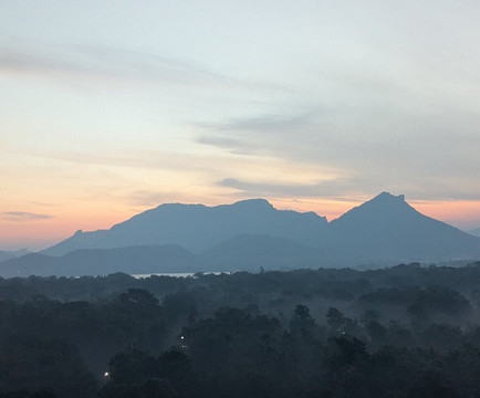 Sun Rise Ballooning-丹布拉必去景点