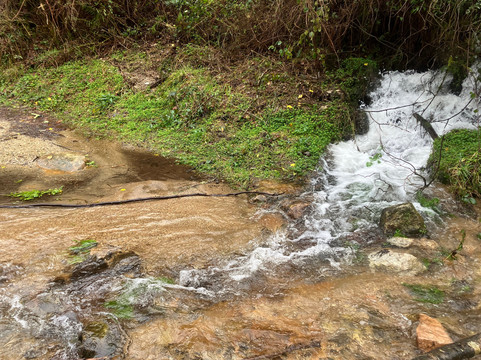 Fervenza Do Escouridal-Alfoz必去景点