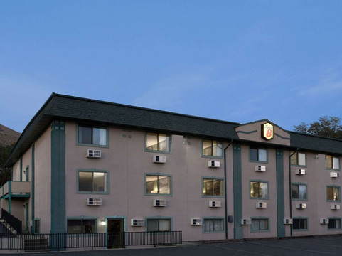 绿河温德姆速8酒店