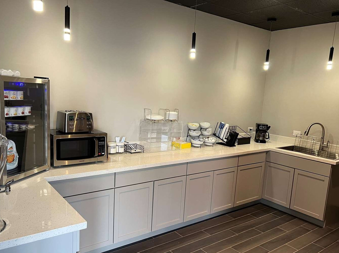 道森温德姆华美达酒店