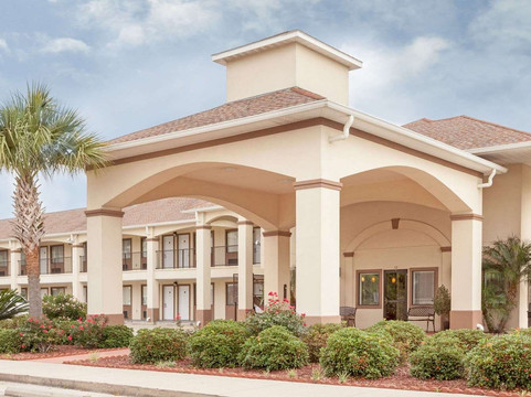 拉斐特豪生酒店主图