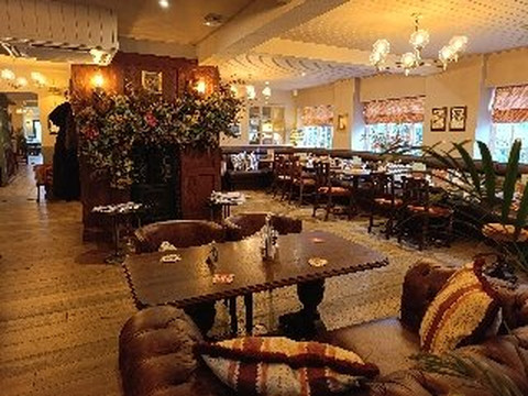 The Ragged Robin, A Heartwood Inn