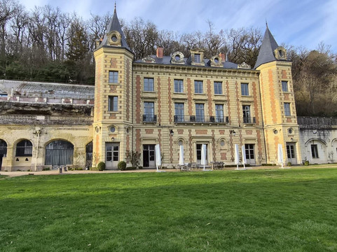 佩里城堡原生酒店主图