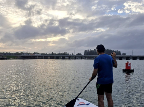 Stand Up Paddle Boarding Shellharbour-谢尔哈伯必去景点