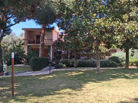 摩根娜别墅度假村主图