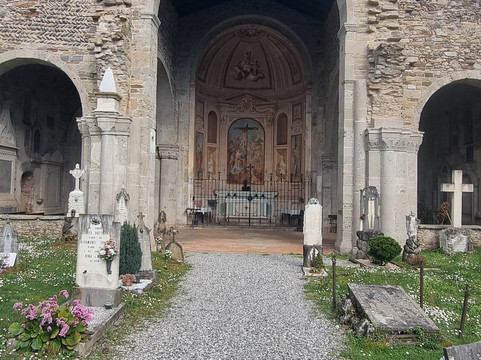 Basilica di Santa Giulia-Bonate Sotto必去景点