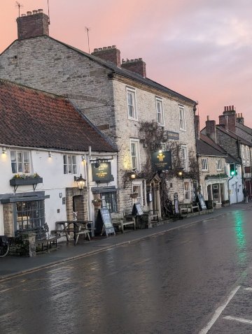 北约克郡赫尔姆斯利羽毛酒店-官方