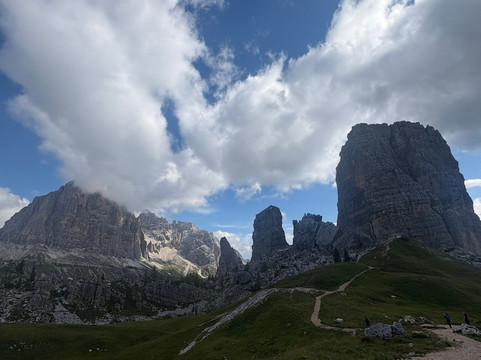 Cinque Torri-科尔蒂纳丹佩佐必去景点