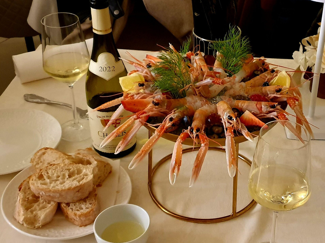 Borromini Restaurant In Peraro