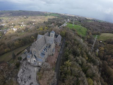 Basilique Notre Dame de Chèvremont-绍丰泰恩必去景点