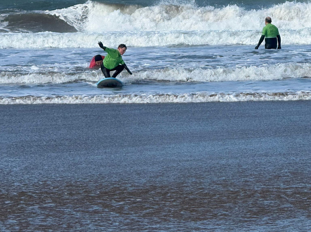 Surfing Croyde Bay-Croyde必去景点