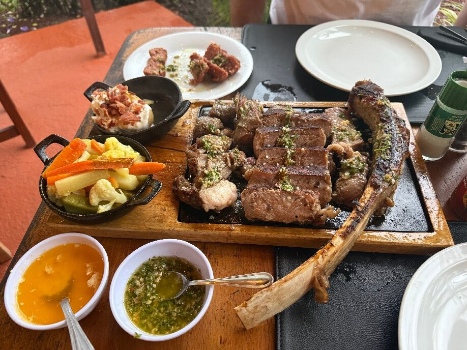 MARY´S BBQ - La Fortuna Lounge & Grill