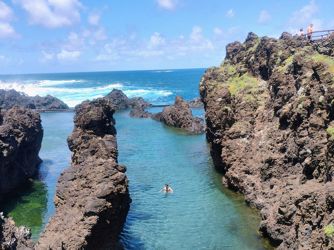 Porto Moniz Natural Swimming Pools-莫尼什港必去景点
