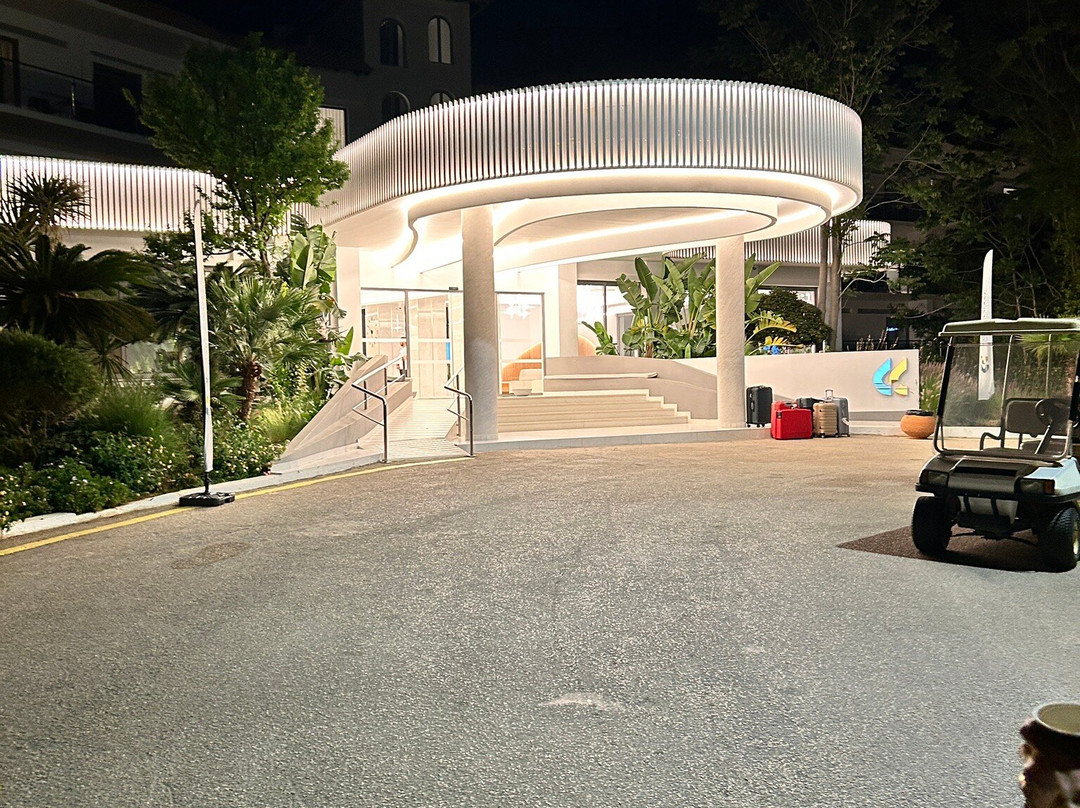 黄金海岸酒店和平房 - 全包主图