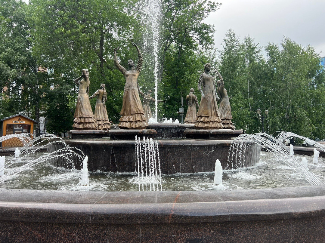 Fountain Seven Girls-乌法必去景点
