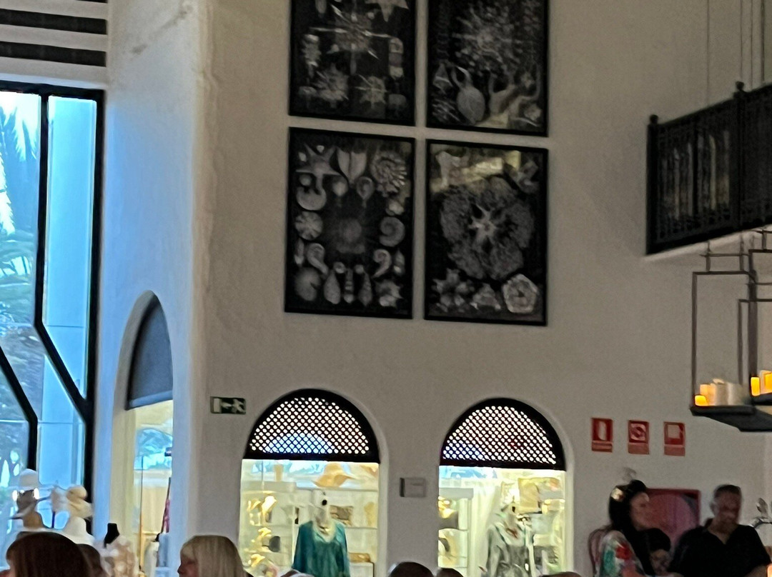 H10蒂曼法亚皇宫酒店主图