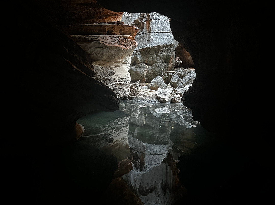Mimbi Caves-菲茨罗伊克罗辛必去景点