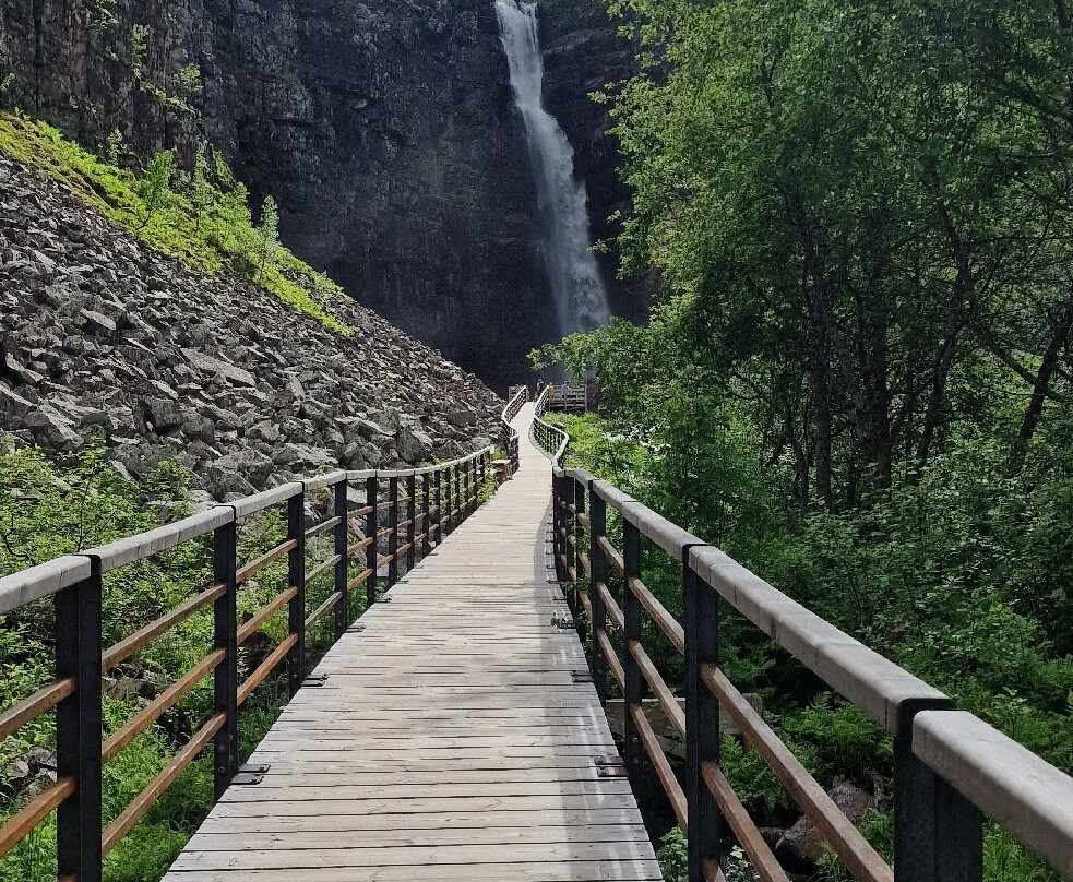 Njupeskär Vattenfall-Sarna必去景点