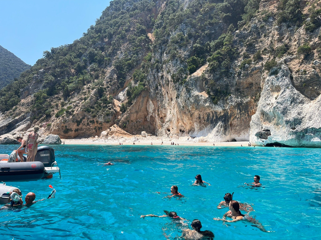 Blue Driving - Noleggio Gommoni ed escursioni nel Golfo di Orosei-奥罗塞必去景点
