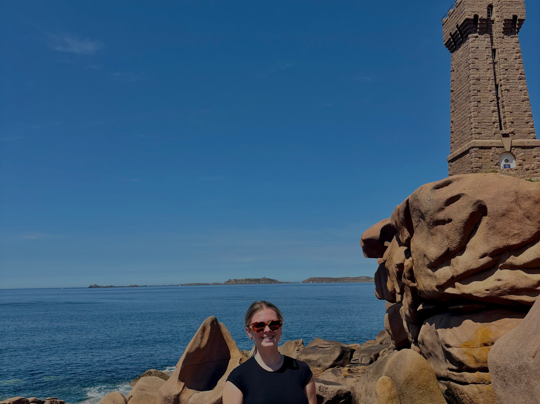 Phare de Men Ruz-皮若斯必去景点