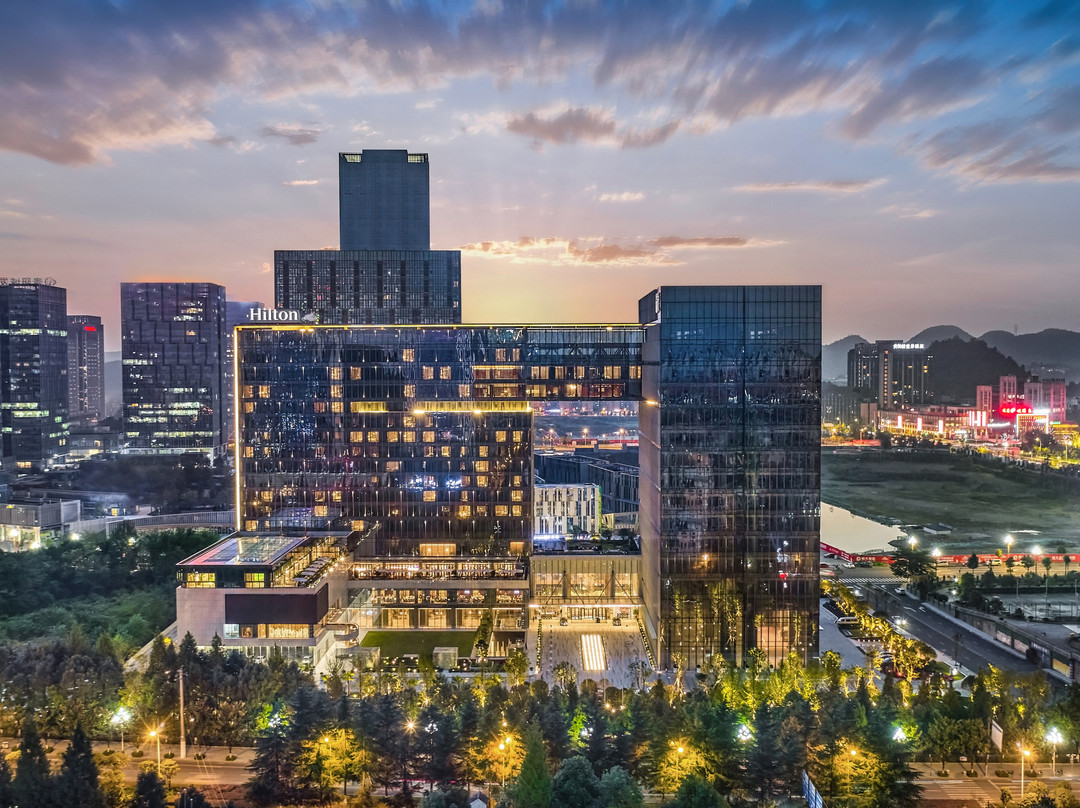 贵阳东景希尔顿酒店主图