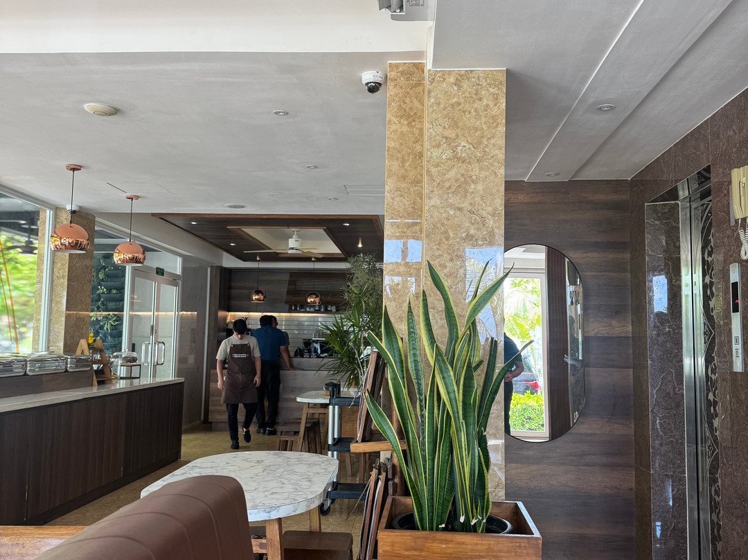 胡鲁马累琥珀海滩酒店主图