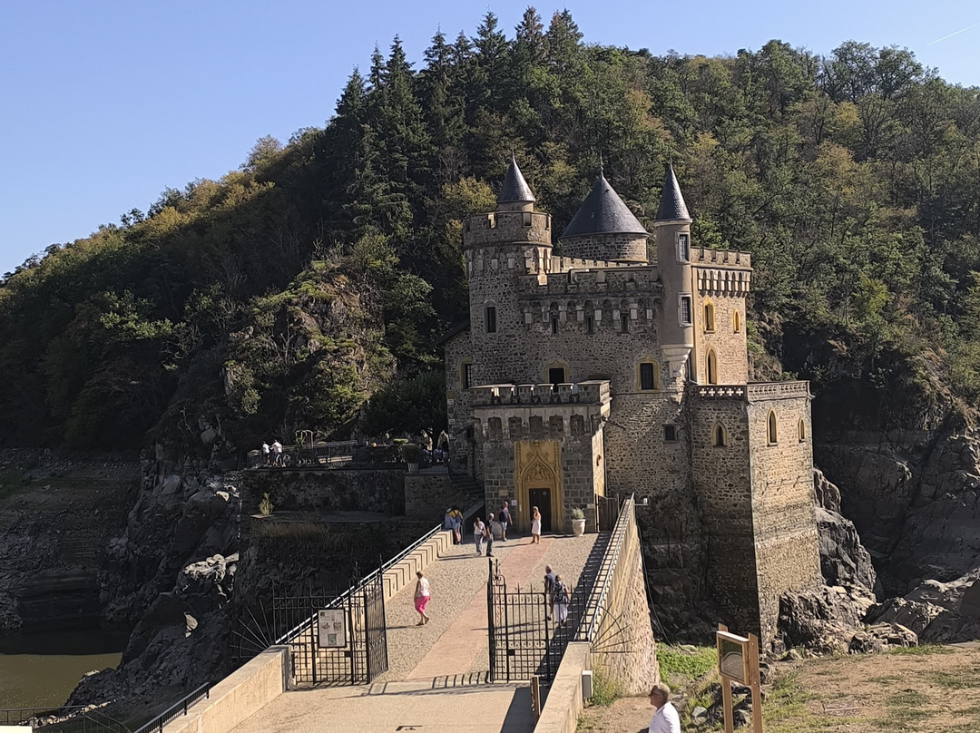 Château de La Roche-Saint-Priest-la-Roche必去景点