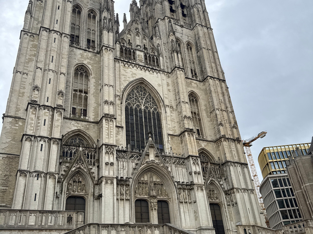 圣弥额尔圣古都勒主教座堂（Cathedrale St-Michel et Ste-Gudule）-布鲁塞尔必去景点