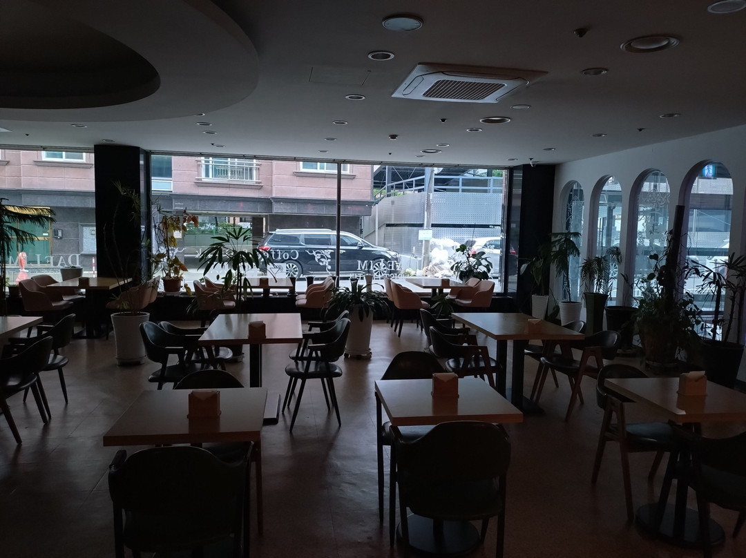 本昵客雅大林酒店主图