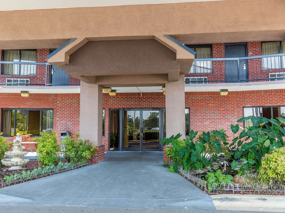 Quality Inn Calera I-65 Exit 231