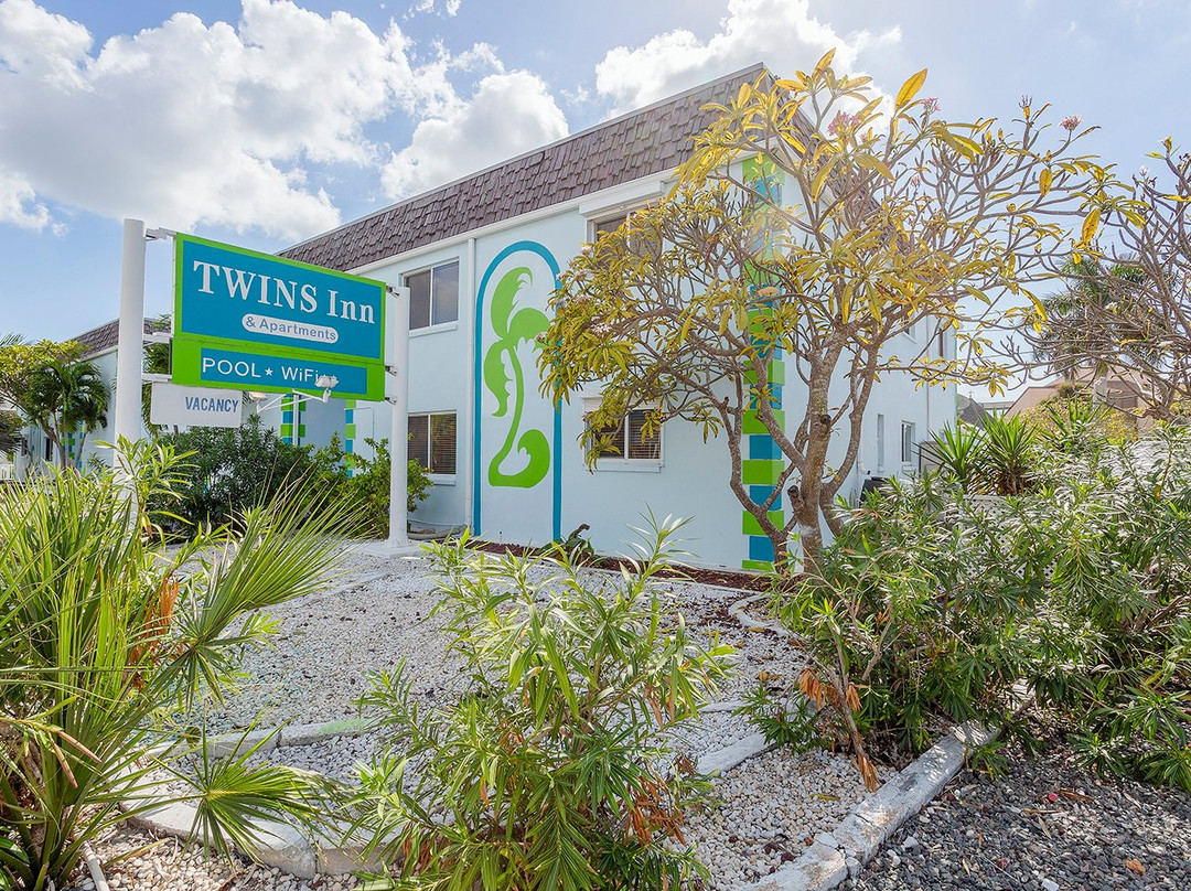 Twins Inn & Apartments