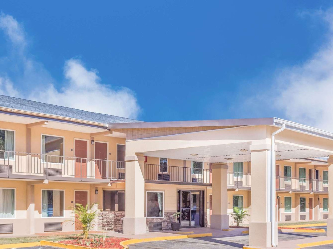 Days Inn by Wyndham Lavonia