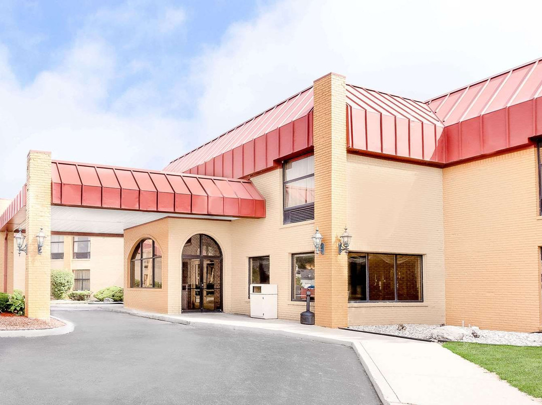 Days Inn & Suites by Wyndham Kalamazoo