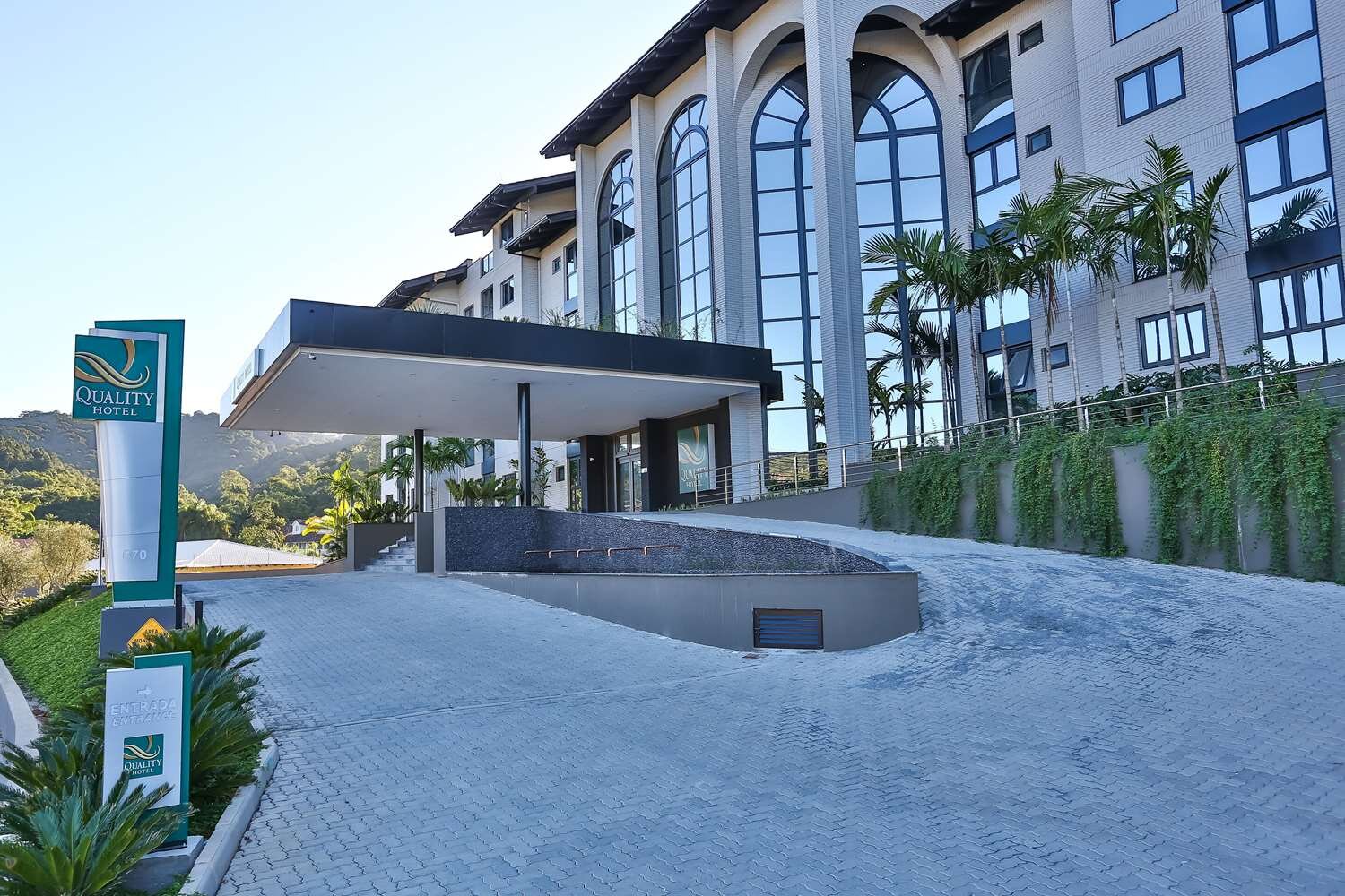 Quality Hotel Blumenau-官方